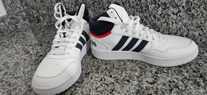 Tênis Adidas 39