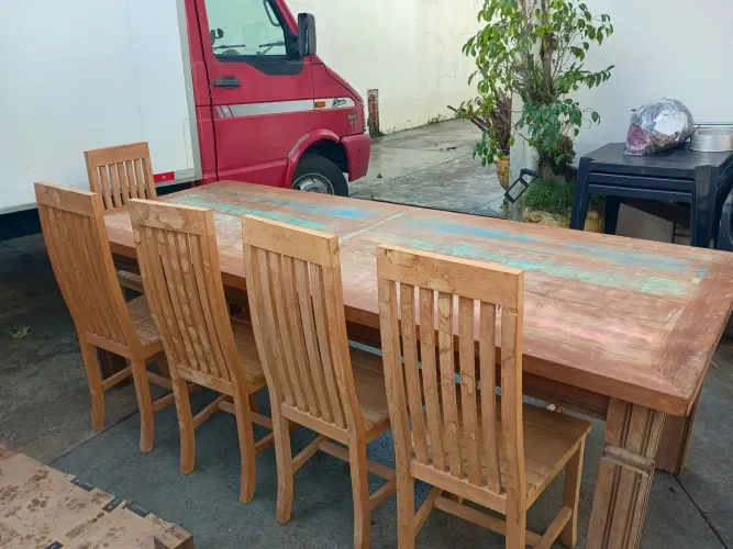 Mesa de madeira rústica