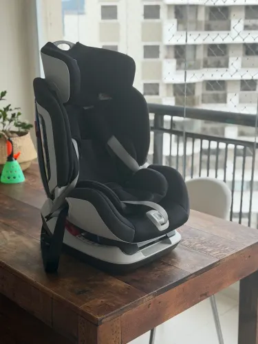 Cadeirinha Chicco Unico c/ Isofix + Top Tether - Grupos 0+/1/2/3 - Seminova