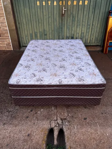 Cama box de casal conjugada seminova