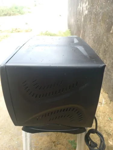 Vendo um forninho elétrico tou pedindo trezentos valor negociável meu contato *1za