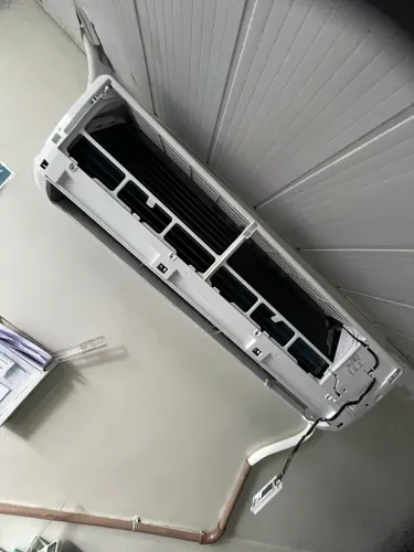 Limpeza e manutenção de ar condicionado