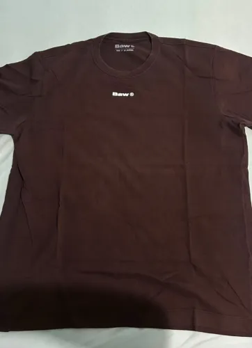camiseta BAW marrom