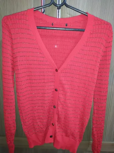 Cardigan vermelho com listra brilhosas Novo