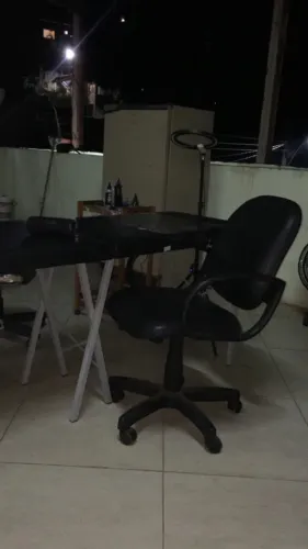 Marquesa para tatuagem, massagista, esteticista.