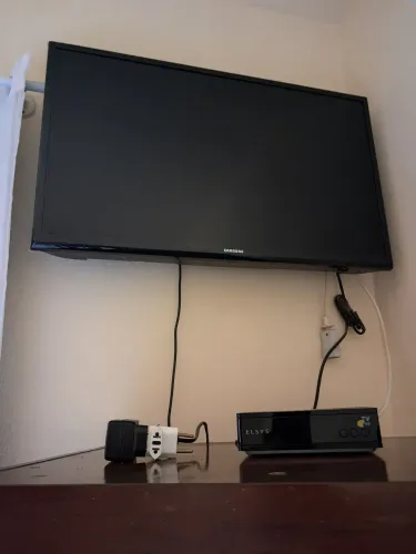 Vendo  TV 32 com antena da Oi TV 