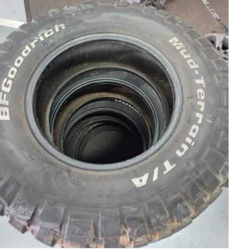 OPORTUNIDADE ÚNICA!! JOGO DE PNEUS 285/70/17, MUD-TERRAIN T/A, BFGOODRICH. VIDA UTIL 60%. 