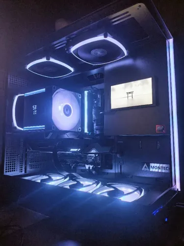 PC Gamer - Ryzen 5 - RX 9060 XT - RAM 16GB