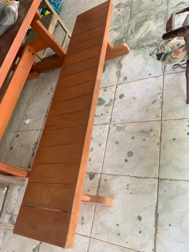 Vendo 2 Bancos de madeira
