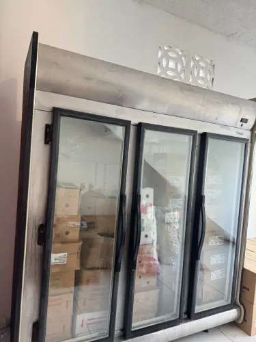 Freezer Expositor Fricon 3 portas