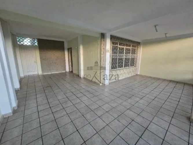 Casa Comercial e Residencial - Bosque dos Eucaliptos - 4 Dormitórios - 234m².