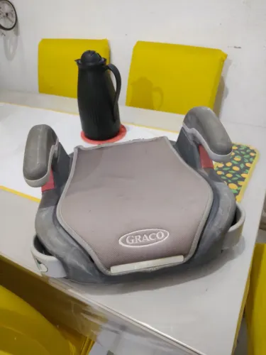 Assento infantil veicular