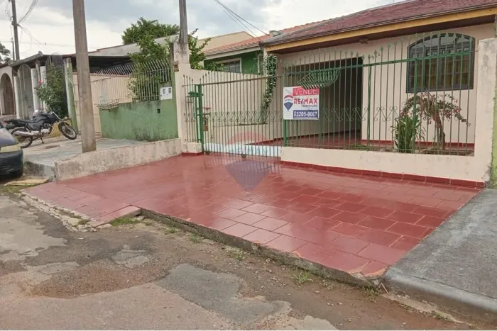 Ótima Residência no Bairro CIC / Campo Comprido em Curitiba