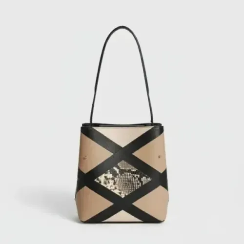 Bolsa Arezzo em Couro legítimo seminova