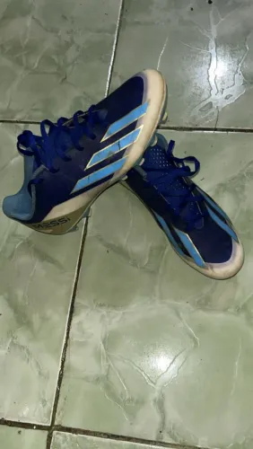 Chuteira de campo Adidas