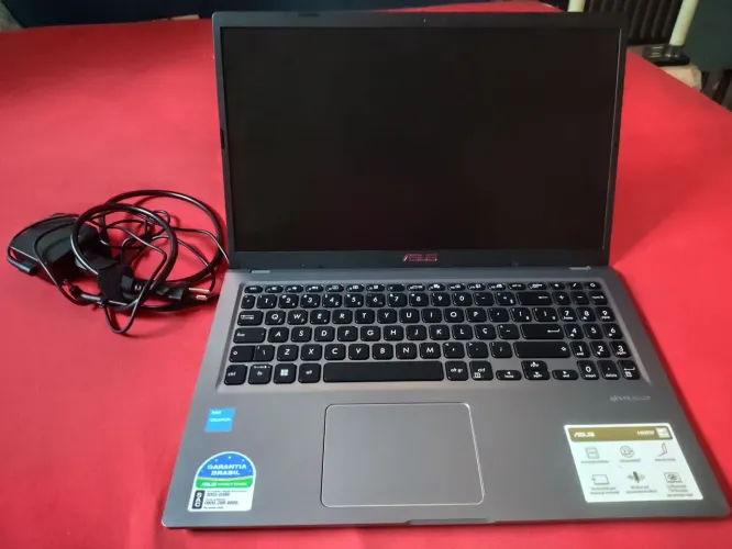 Notebook semi-novo