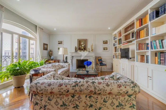 Apartamento alto padrão à venda no Jardim América.