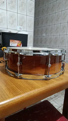 Caixa 14x5 casco em Rosewood 