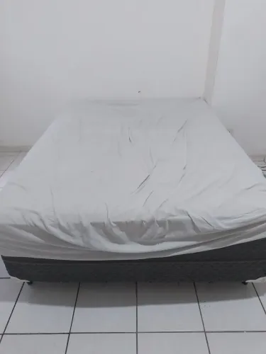 Cama de Casal ? Base + Colchão <br>R$ 300,00