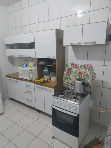 Armário de cozinha semi novo!