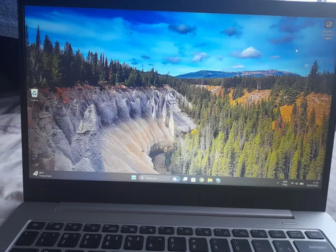 Galaxy Book Go Snapdragon 7c Gen 2 - 4GB RAM, 128 GB SSD