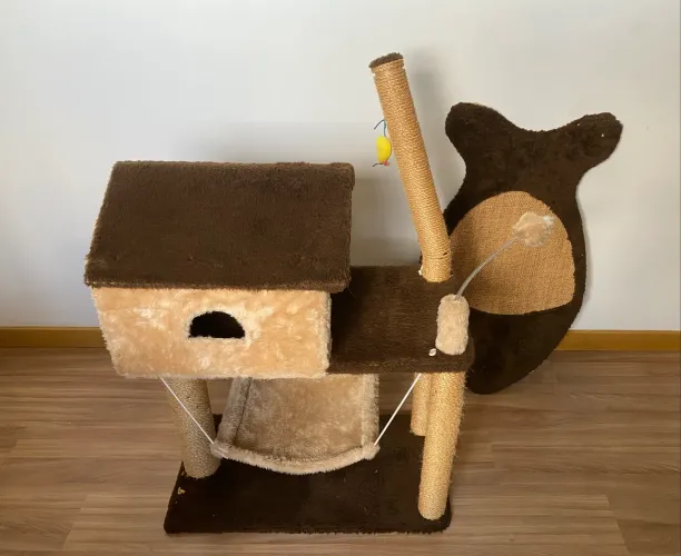 Casa de gato + tapete arranhador