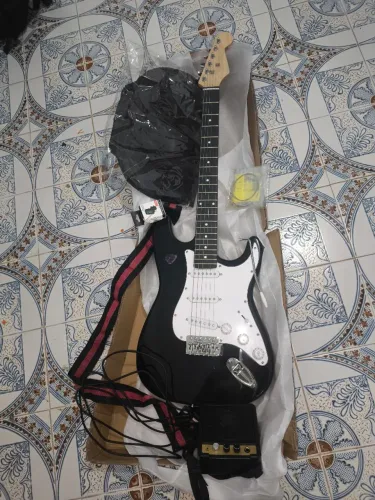 Guitarra stratocaster nova!