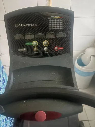 Esteira Movement LX 160 G3 - Robusta e Pronta para Treinar