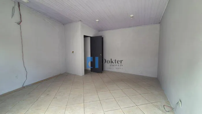 Box/Garagem para alugar por R$ 1.400,00/mês - Perus - São Paulo/SP