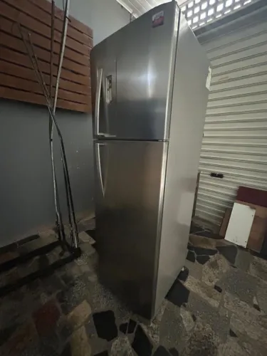 Geladeira/refrigerador Electrolux Duplex 220v frost free  370litros aço escovado