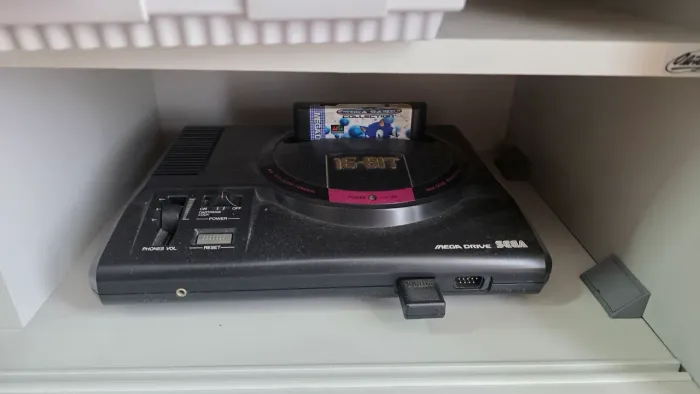 Mega Drive japonês com caixa e everdrive
