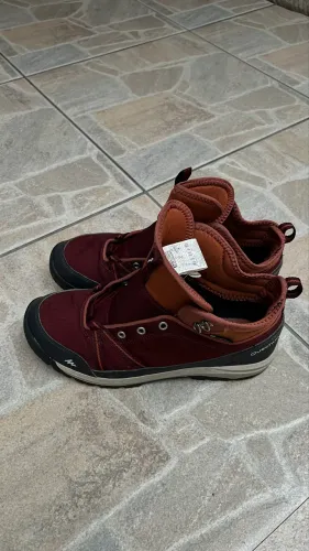 Bota Quechua NH300 número 38