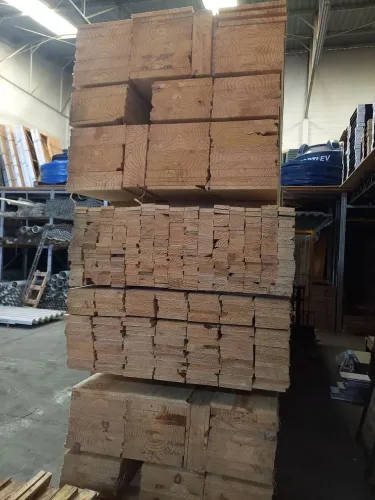 Vendo Tabuas, Sarrafos e Pontalete de pinus para sua construção 