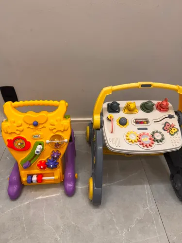 2 andadores bebê