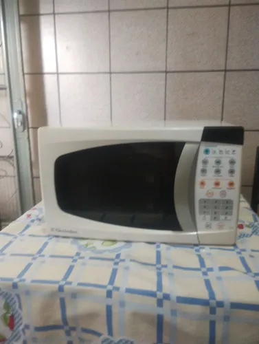 Vende-se microondas funcionando em perfeito estado