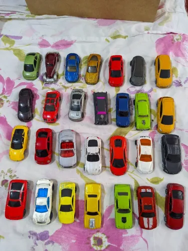 Lote 13 , Hotwheels loose..