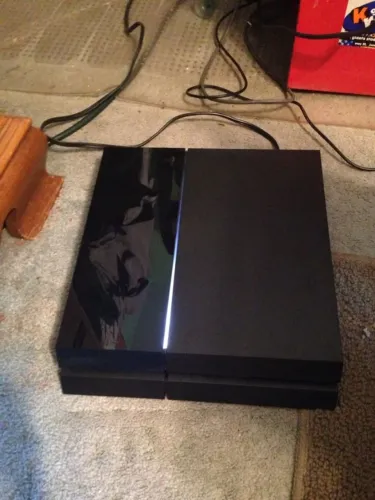 ps4 com 2 controles com ótimos jogos red dead god of war entre outros