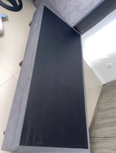 Base de cama com colchão / solteiro 