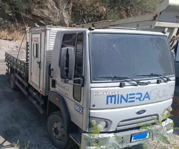 FORD CARGO 1119 COM CABINE AUXILIAR.