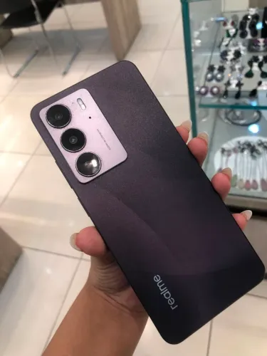 Celular Realme C75 usado