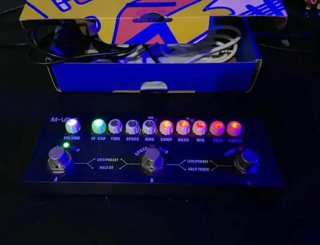 Cube baby bass