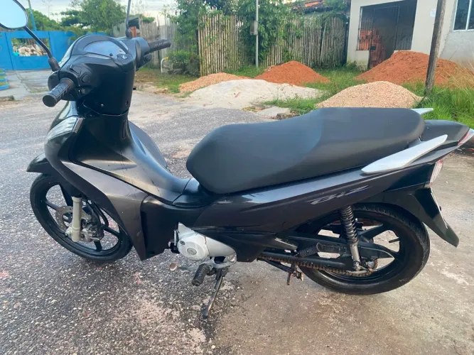 Honda biz 125 no ponto de transferência só chamar