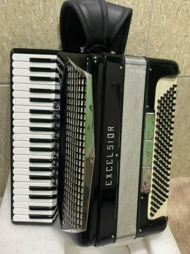 Acordeon Excelsior 120 baixos 