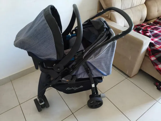 Carrinho e bebê conforto baixei pra vender logo