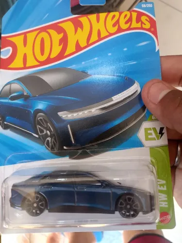 Hot Wheels variados novos