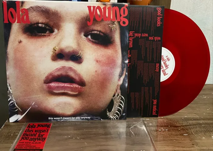 Lola Young - This Wasn't Meant for You Anyway (Red Vinil)