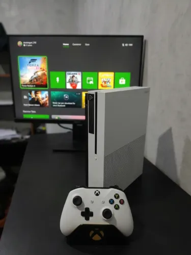 Xbox One S 1TB Completo + Controle Original