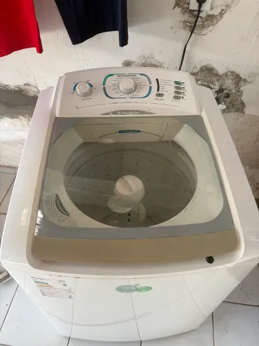 Máquina de Lavar Electrolux 12kg - Funcionando com defeito na entrada de água