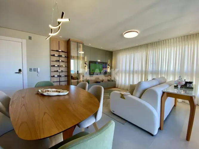 Apartamento 2 suítes com sacada aberta
