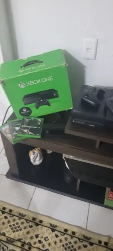 Xbox one completo com jogos kit controles e tudo. Venda ou trOCA por PS4